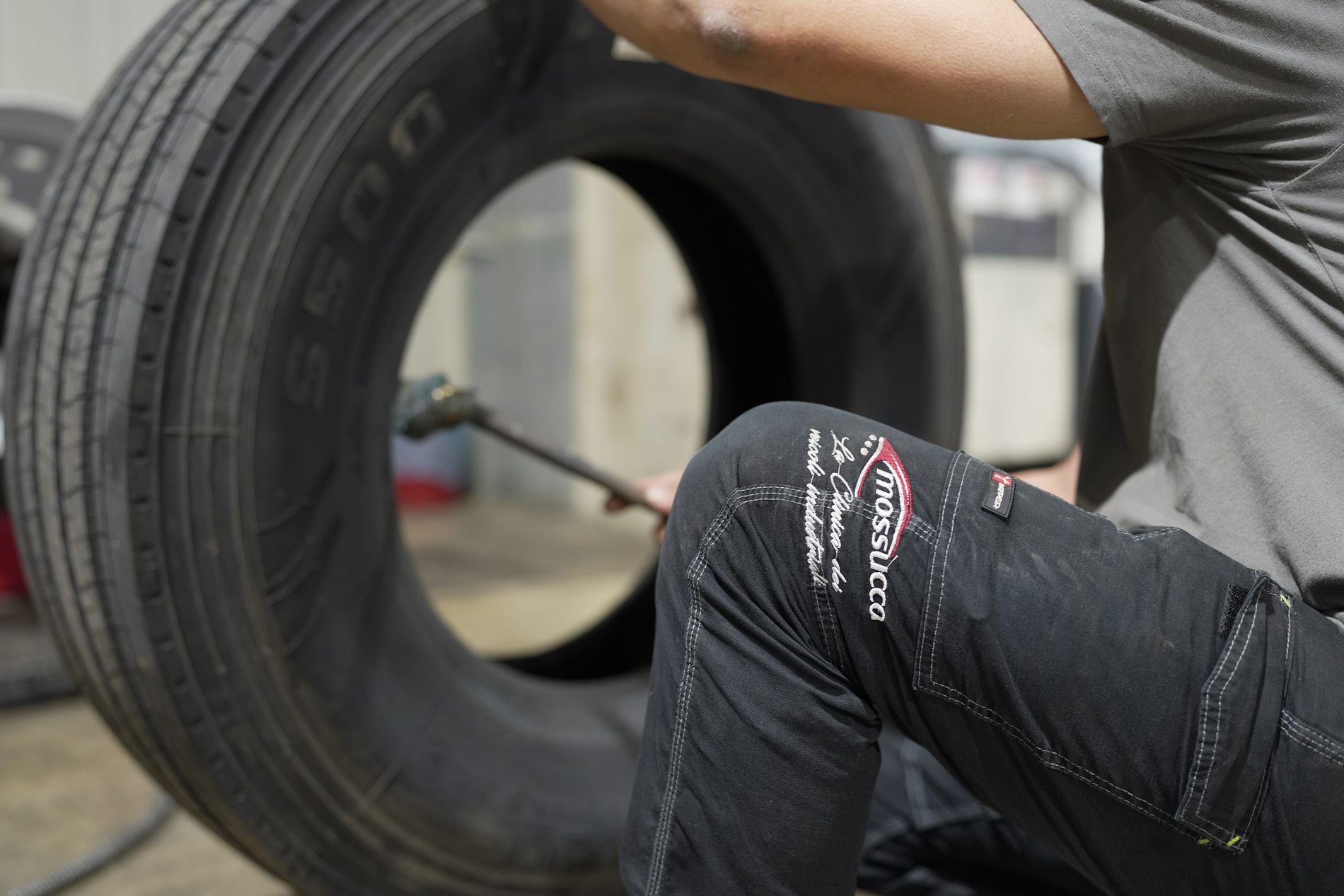 Pneumatico in officina Mossucca - Attestato Michelin per la gestione sostenibile dei pneumatici